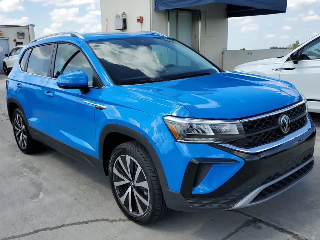 2023 Volkswagen Taos SE photo 11