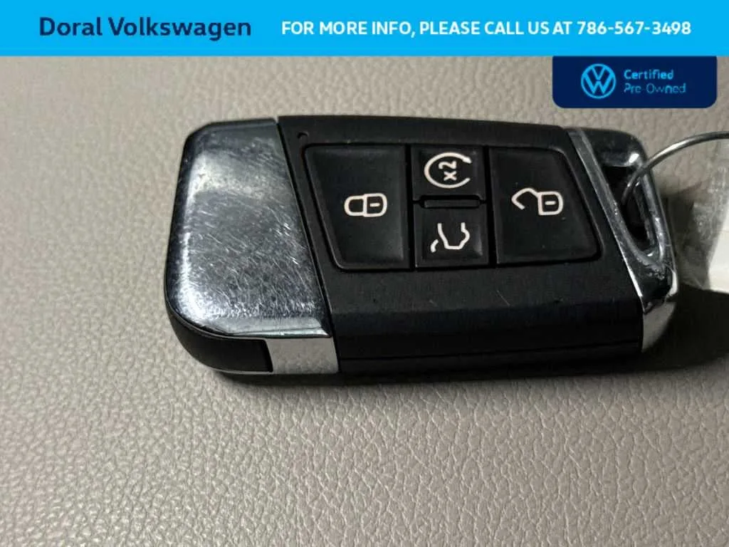 2023 Volkswagen Atlas 3.6L V6 SE w/Technology photo 28