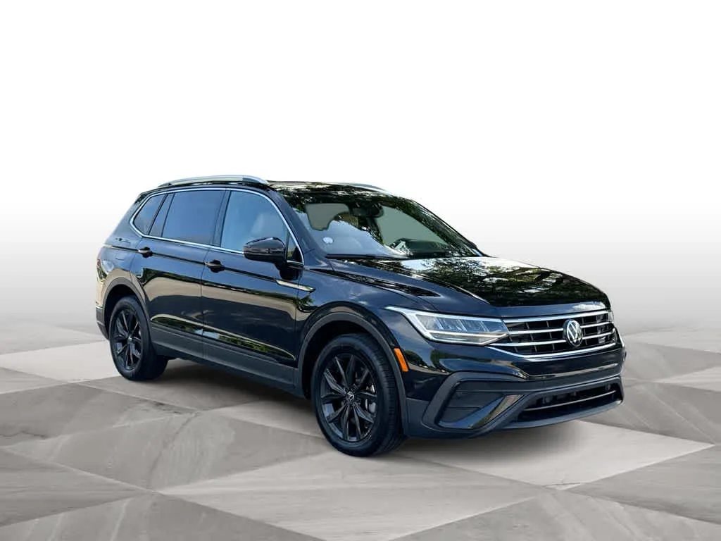 2024 Volkswagen Tiguan SE photo 2