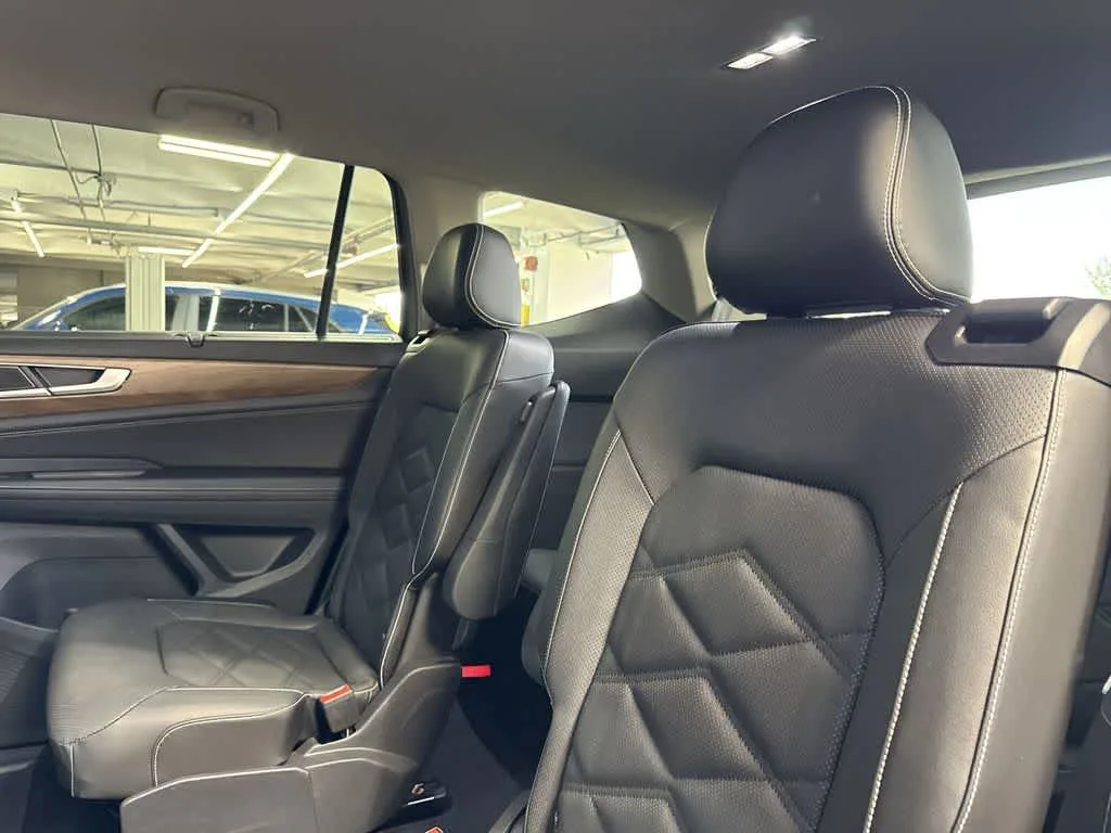 2024 Volkswagen Atlas 2.0T SE w/Technology photo 22