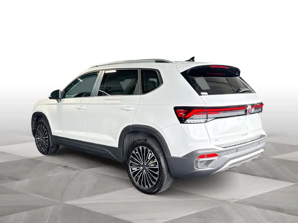 2026 Volkswagen Taos SE photo 6