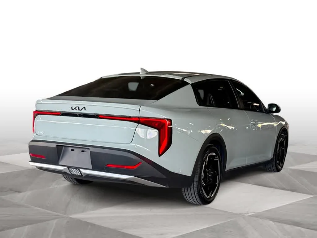 2025 Kia K4 EX photo 8