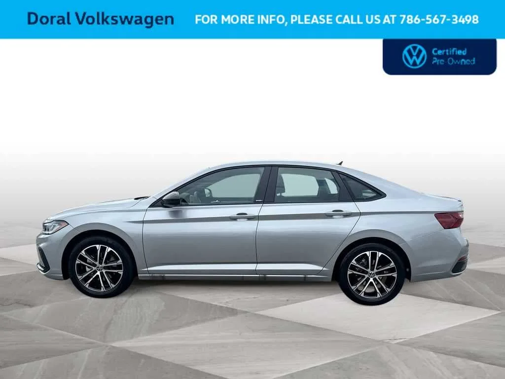 2025 Volkswagen Jetta Sport photo 5