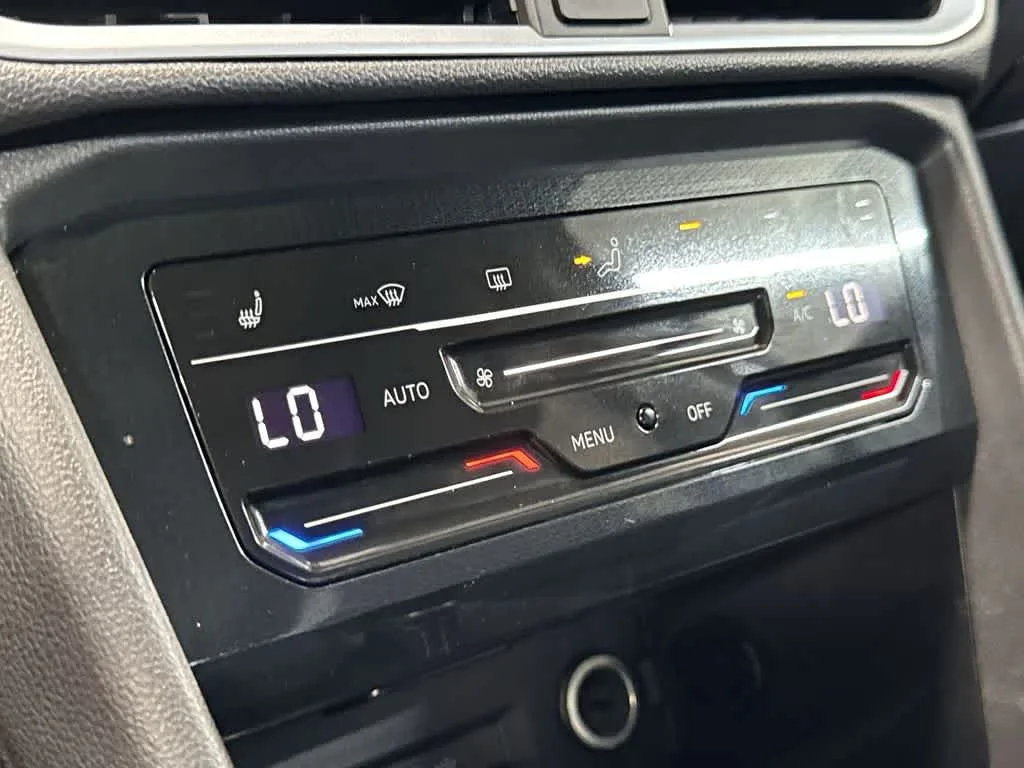 2026 Volkswagen Taos SE photo 19