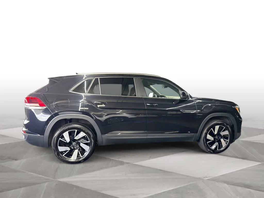2026 Volkswagen Atlas Cross Sport 2.0T SE w/Technology photo 9