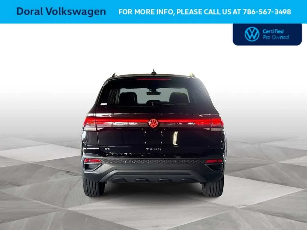 2025 Volkswagen Taos SE Black photo 7