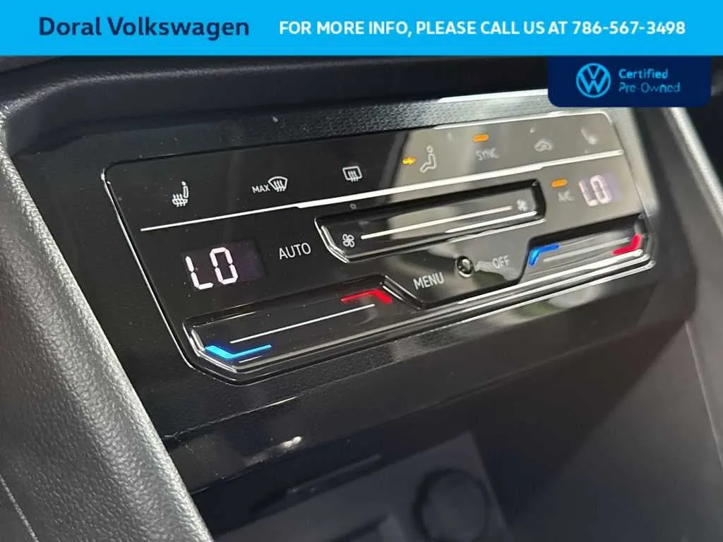2025 Volkswagen Taos SE Black photo 20