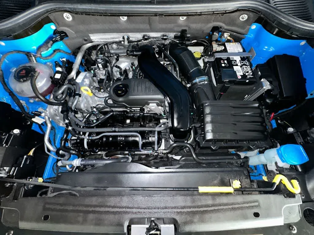 2024 Volkswagen Taos SE photo 12