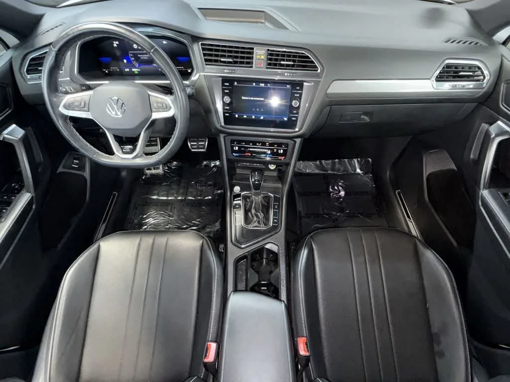2023 Volkswagen Tiguan SE R-Line Black photo 24