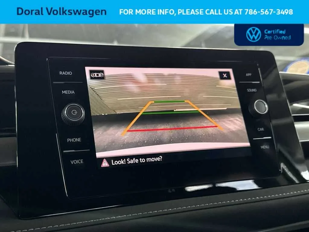 2025 Volkswagen Taos SE Black photo 19