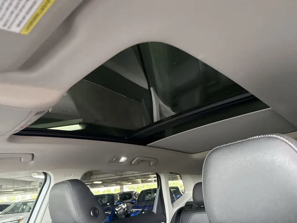 2026 Volkswagen Taos SE photo 21
