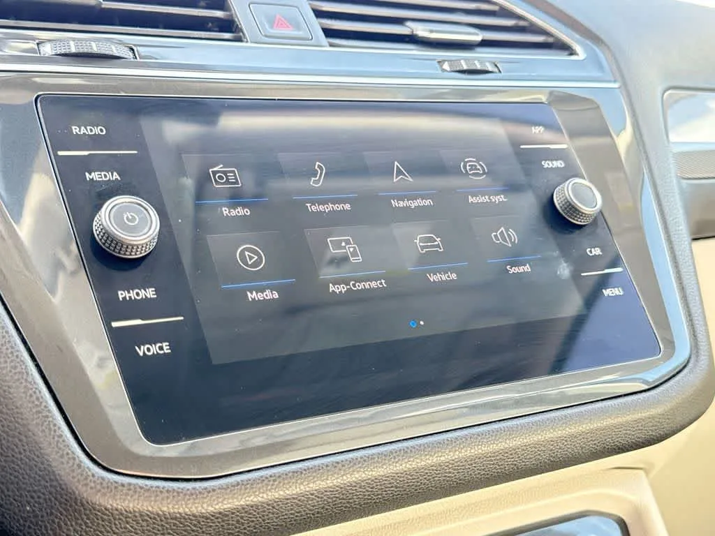 2023 Volkswagen Tiguan SE photo 17