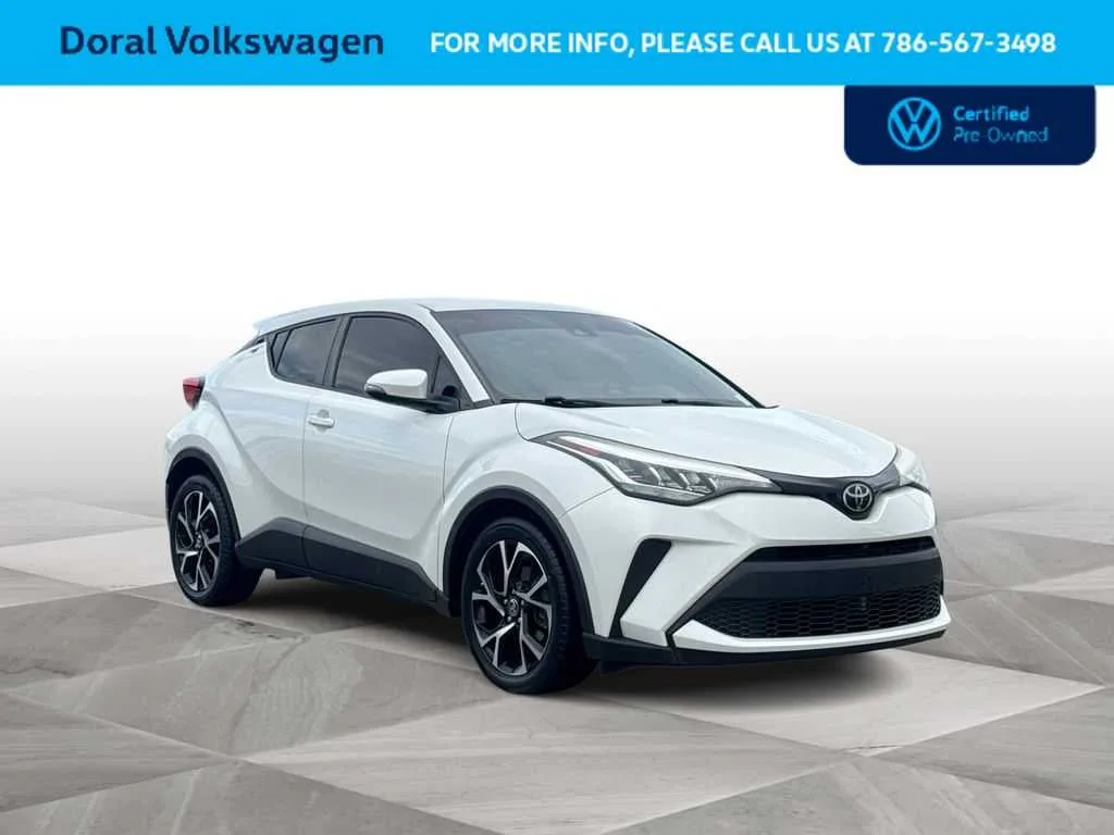 2021 Toyota C-HR XLE photo 2