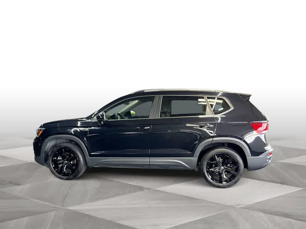 2024 Volkswagen Taos SE photo 5