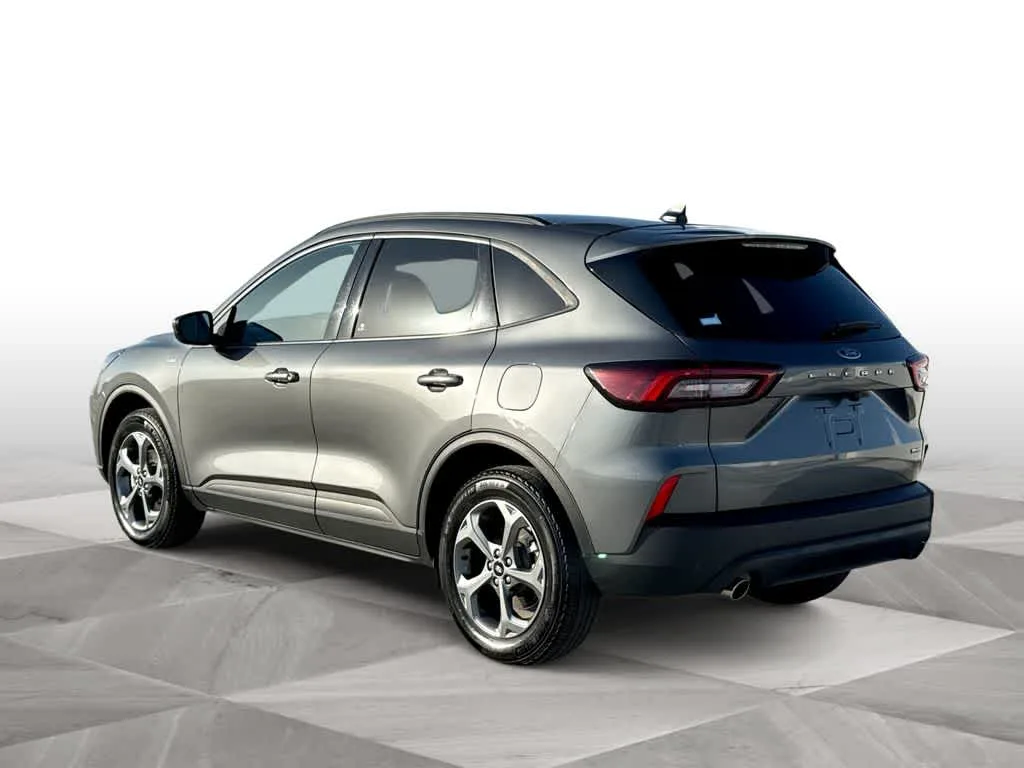 2025 Ford Escape ST-Line photo 6