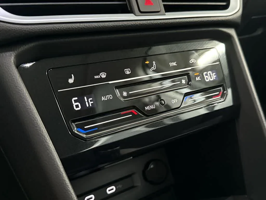 2026 Volkswagen Taos SE photo 19