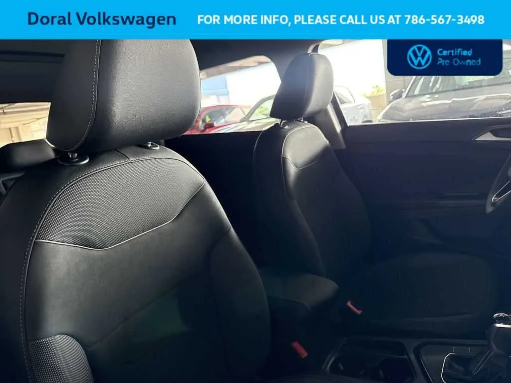 2025 Volkswagen Taos SE Black photo 27