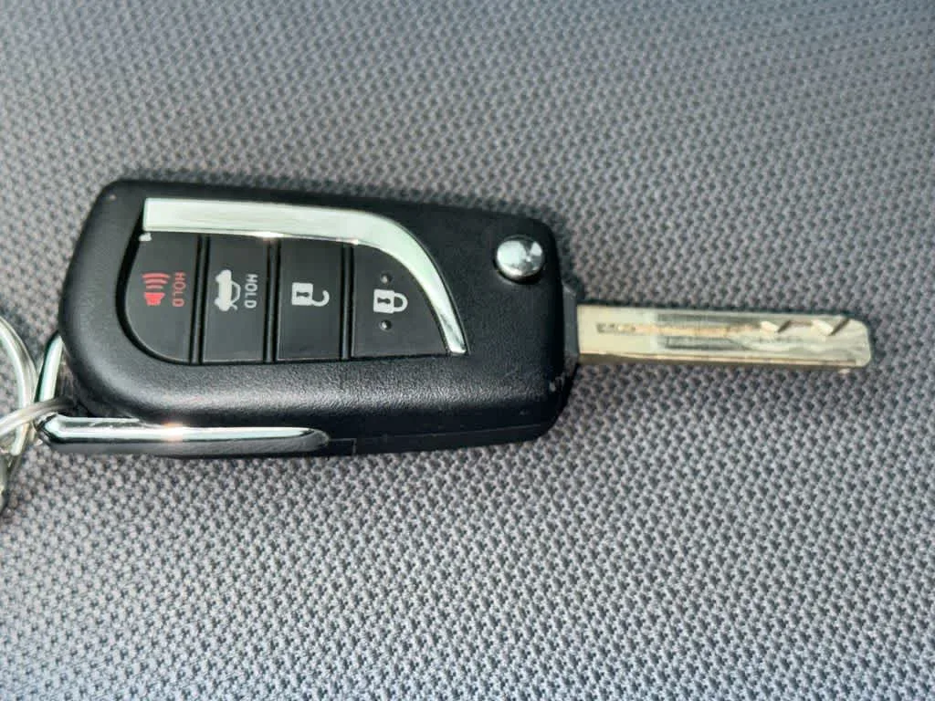 2026 Toyota Corolla LE photo 28