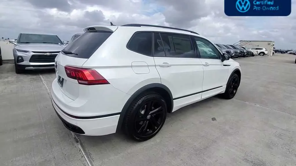2024 Volkswagen Tiguan SE R-Line Black photo 8