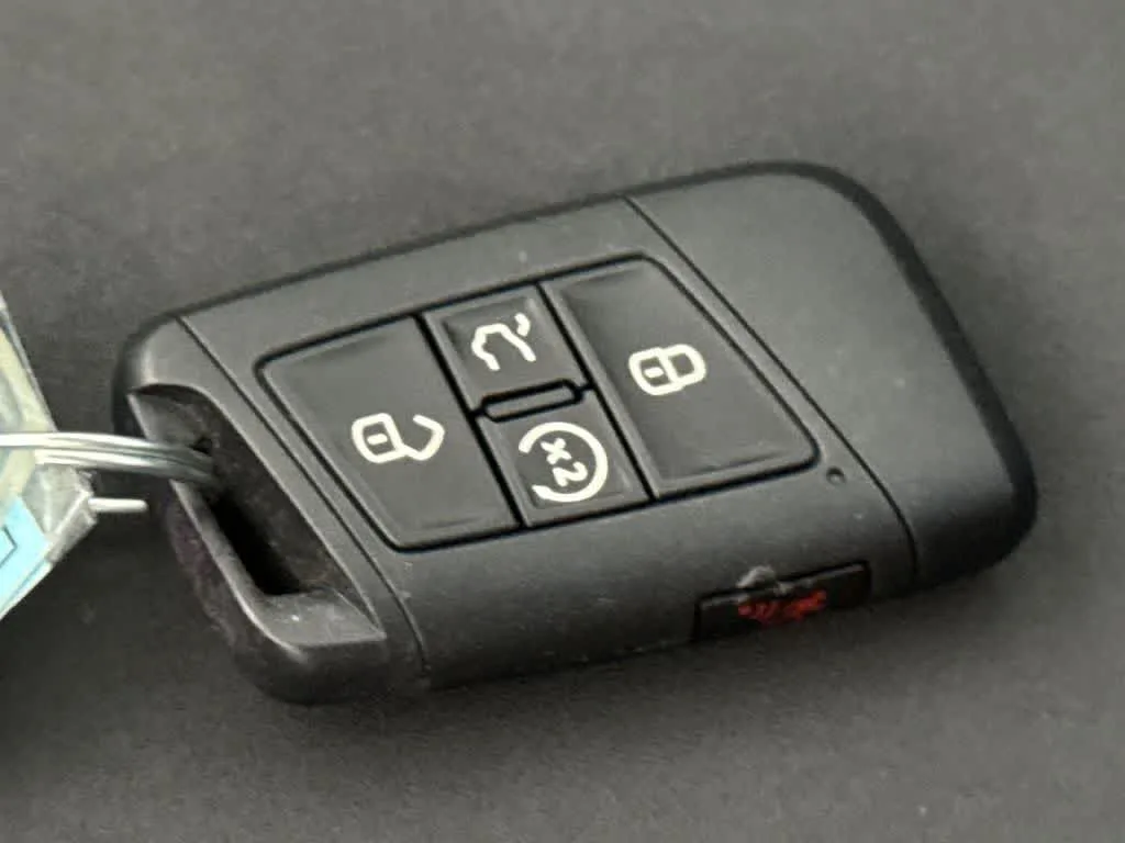 2023 Volkswagen Taos SE photo 28