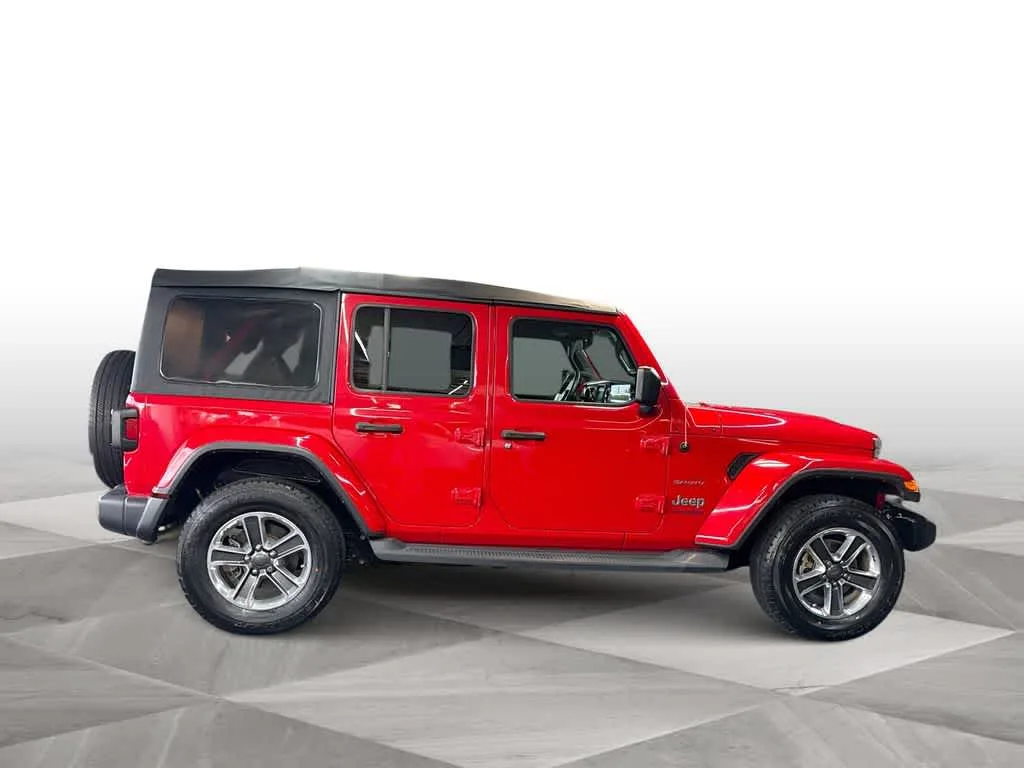 2018 Jeep Wrangler Unlimited Sahara photo 9