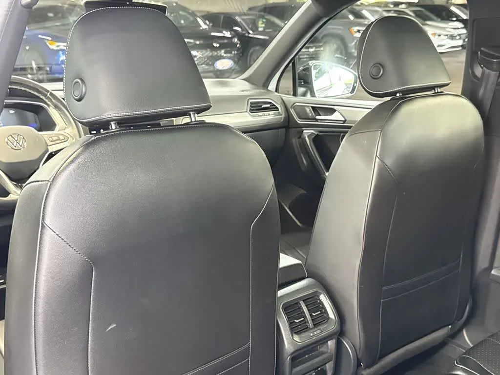 2023 Volkswagen Tiguan SE R-Line Black photo 23