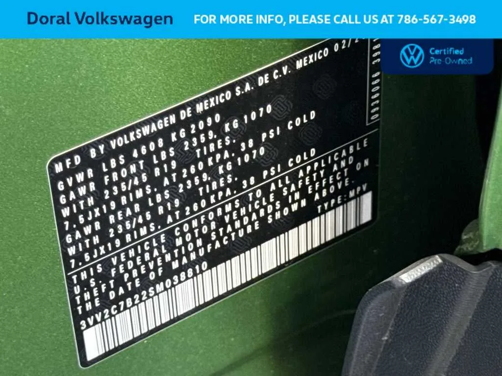 2025 Volkswagen Taos SE Black photo 29