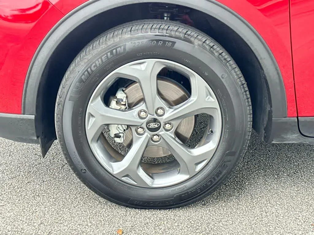 2025 Ford Escape ST-Line photo 11