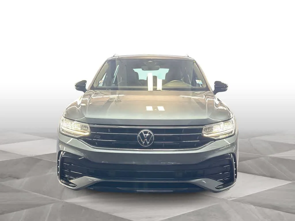 2023 Volkswagen Tiguan SE R-Line Black photo 3