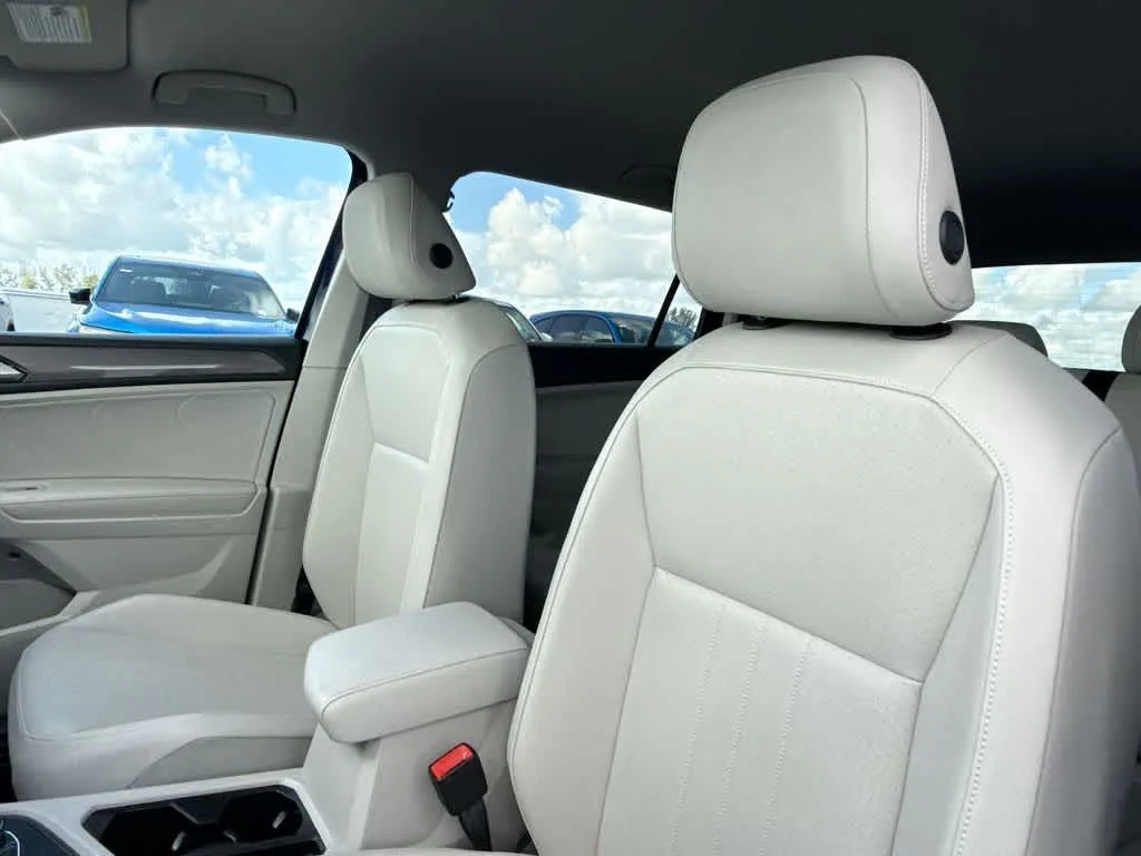 2023 Volkswagen Tiguan SE photo 14