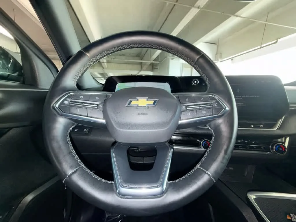 2025 Chevrolet Equinox FWD LT photo 15