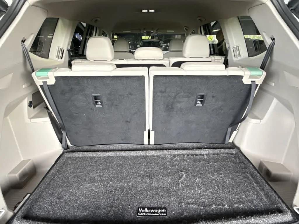 2024 Volkswagen Atlas 2.0T SE w/Technology photo 25