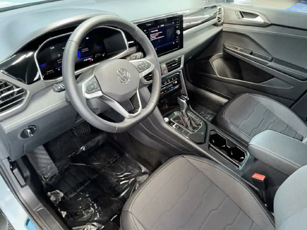 2026 Volkswagen Taos SE Black photo 13