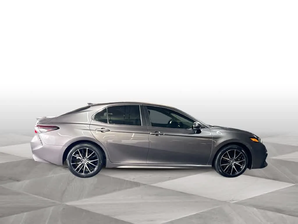 2024 Toyota Camry SE photo 9