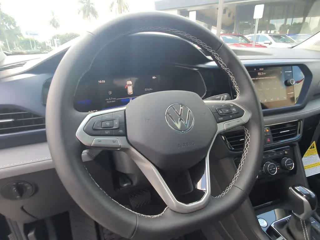2024 Volkswagen Taos SE photo 21