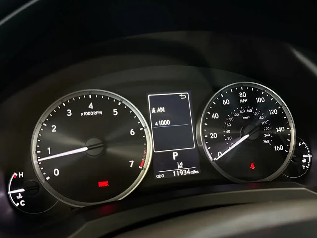 2025 Lexus IS 350 F SPORT Design photo 16