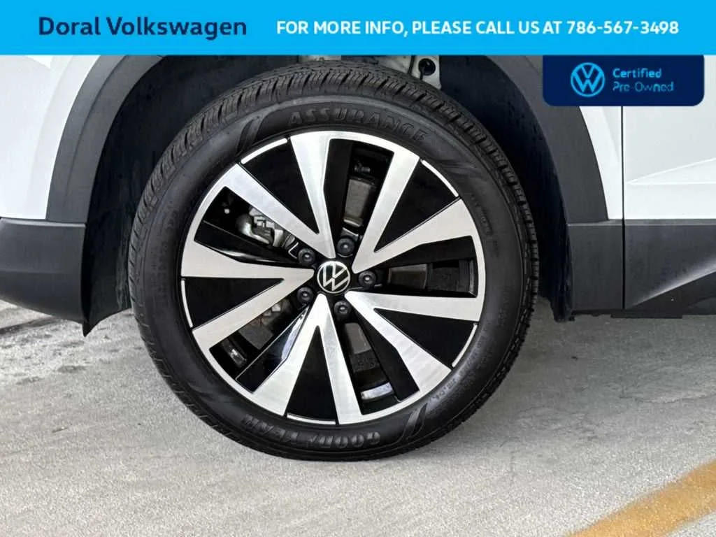 2023 Volkswagen Taos SE photo 11