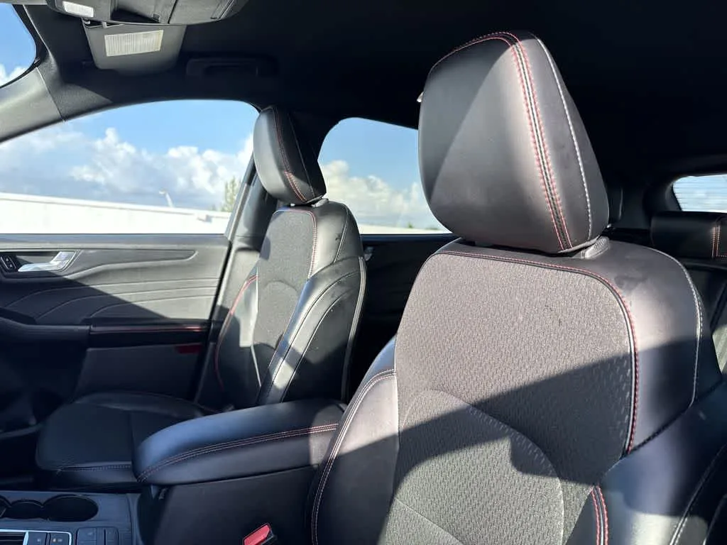 2025 Ford Escape ST-Line photo 14