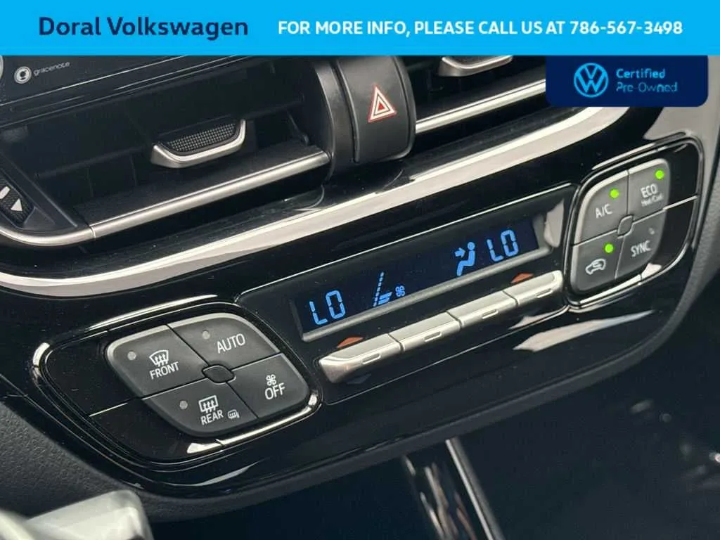2021 Toyota C-HR XLE photo 20