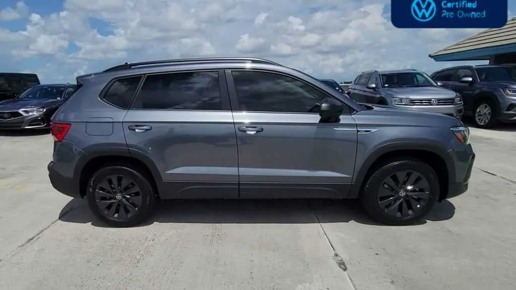 2024 Volkswagen Taos S photo 9