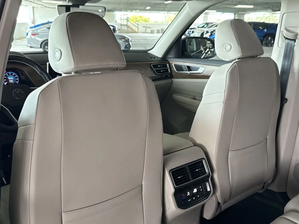 2026 Volkswagen Atlas 2.0T SE w/Technology photo 23