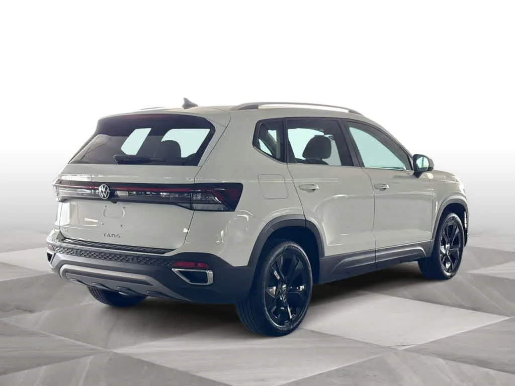 2026 Volkswagen Taos SE photo 8