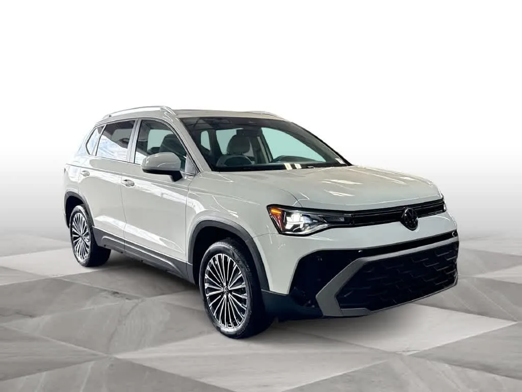 2026 Volkswagen Taos SE photo 2