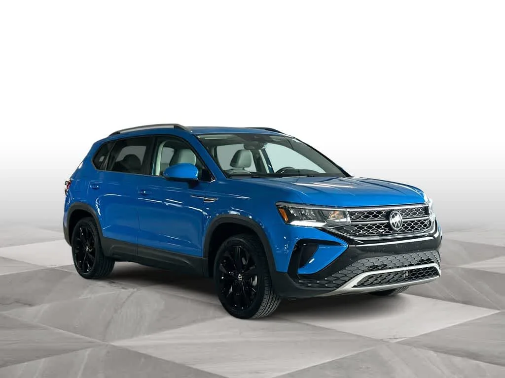 2024 Volkswagen Taos SE photo 2