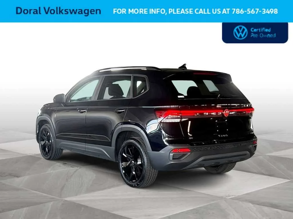 2025 Volkswagen Taos SE Black photo 6