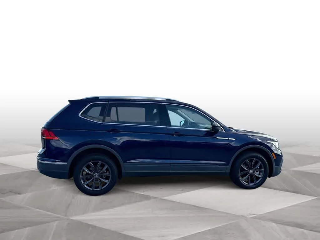 2023 Volkswagen Tiguan SE photo 9