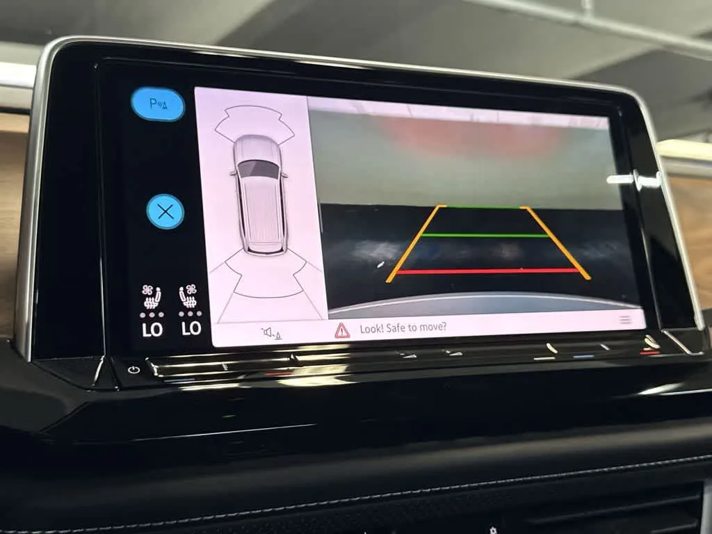 2024 Volkswagen Atlas 2.0T SE w/Technology photo 18