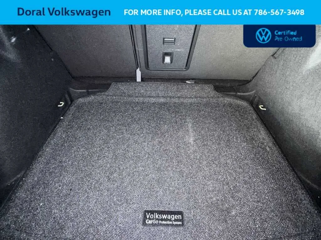 2025 Volkswagen Taos SE Black photo 25