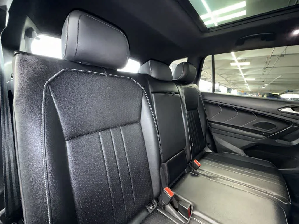 2023 Volkswagen Tiguan SE R-Line Black photo 26