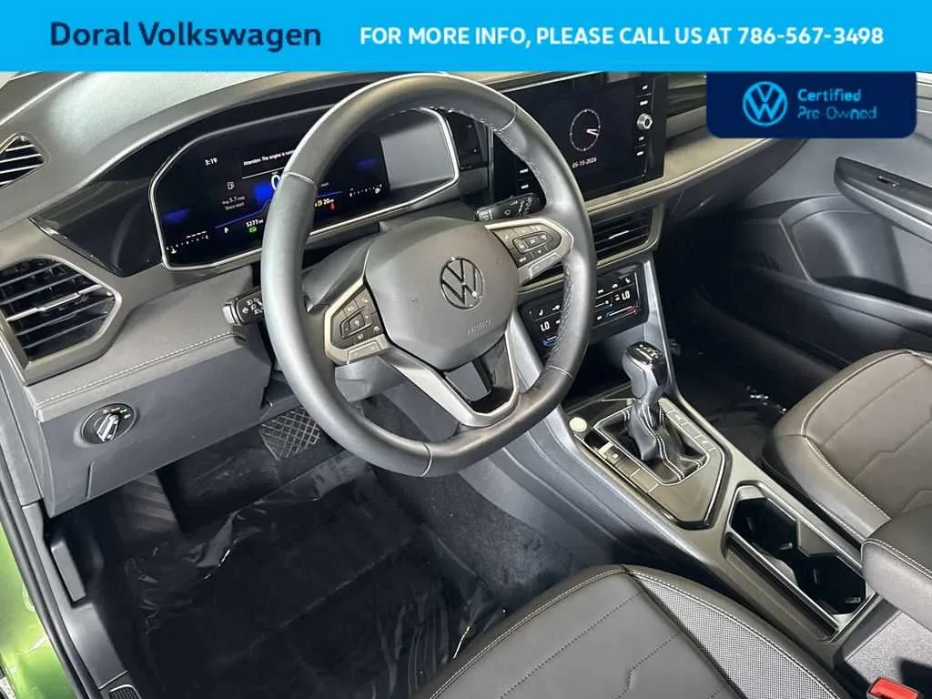 2025 Volkswagen Taos SE Black photo 13